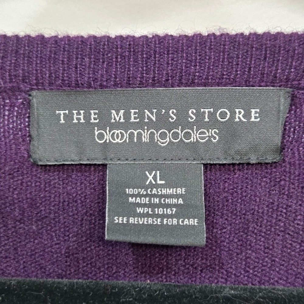 Bloomingdales Cashmere Sweater Mens XL Purple V-Neck Luxury Soft Dark Academia - Picture 6 of 7